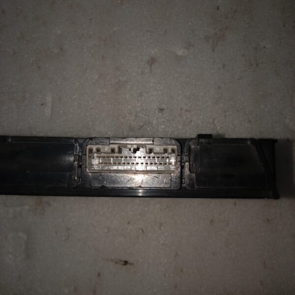 36775 55R50 U5 BCM - Image 3