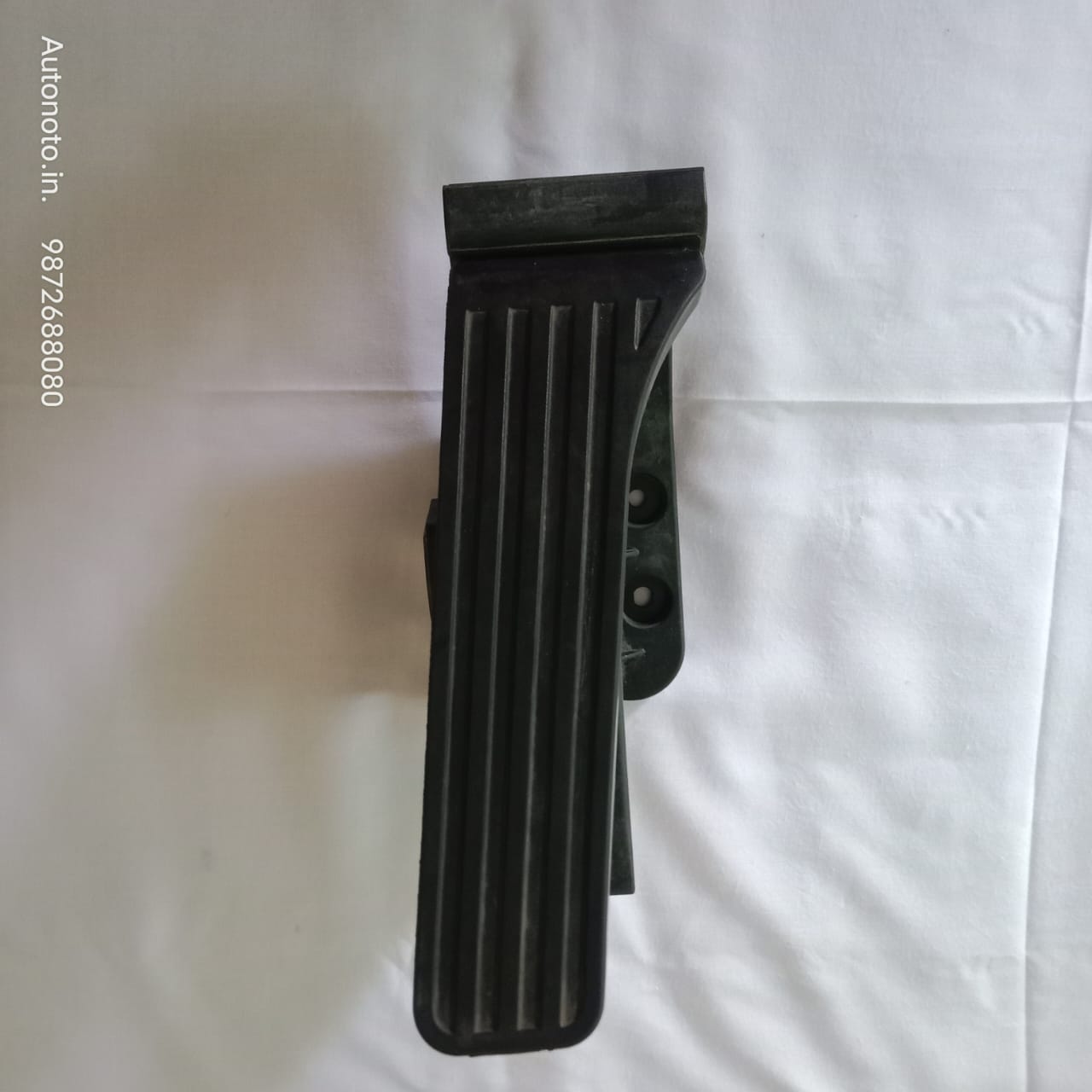 A 204 300 00 04 ACCELERATOR PEDAL MERCEDES BENZ